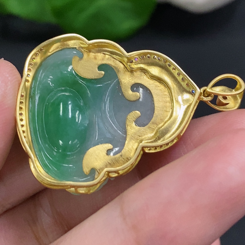 F33934224 Jadeite Buddha Pendant Set in 18K Gold, Total Weight Approx. 12.6g (Colorless Stones Are Diamonds)