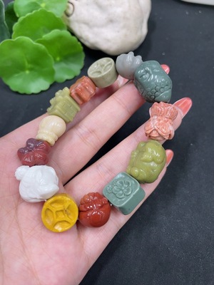 H34063318 Alashan Agate Bracelet with Other Mineral Components, Total Weight Approximately 52.7g