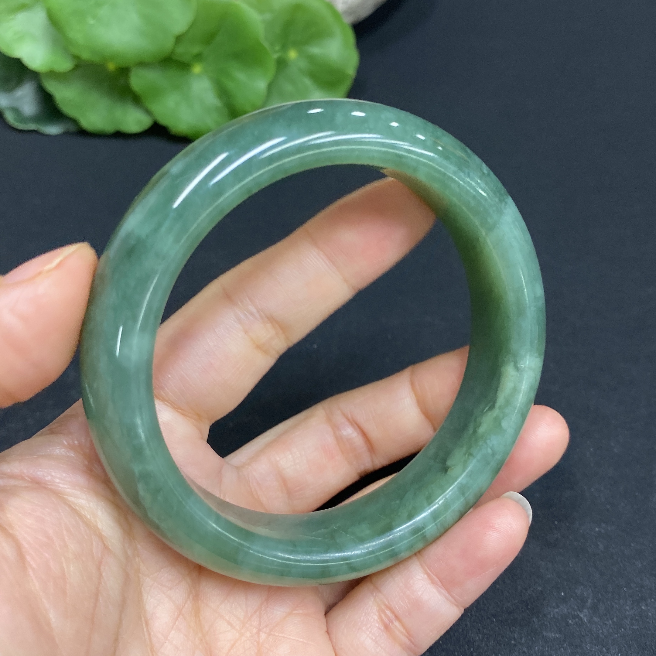 H32758670 Xiuyu (Serpentine Jade) Regular Bracelet Size 58.3 Total Weight Approx. 61.1g