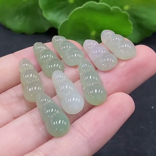 F34963856 Jadeite Lucky Bean Inlay Sell as a Lot