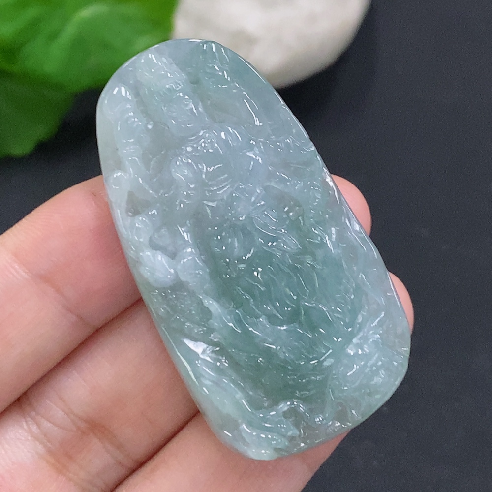 F32801533 Jadeite Thousand-Hand Guanyin Pendant, Total Weight Approx. 19.3g