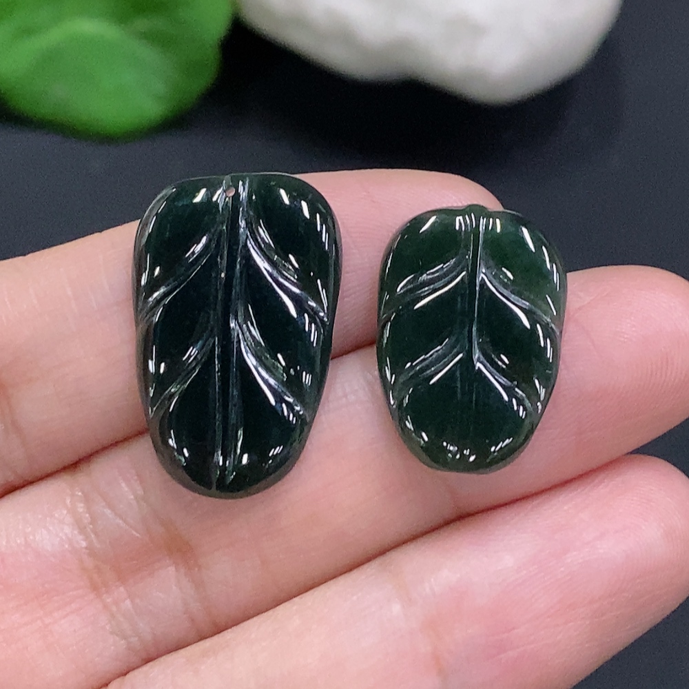 F26937964 Jadeite Leaf Pendant Sell as a Lot