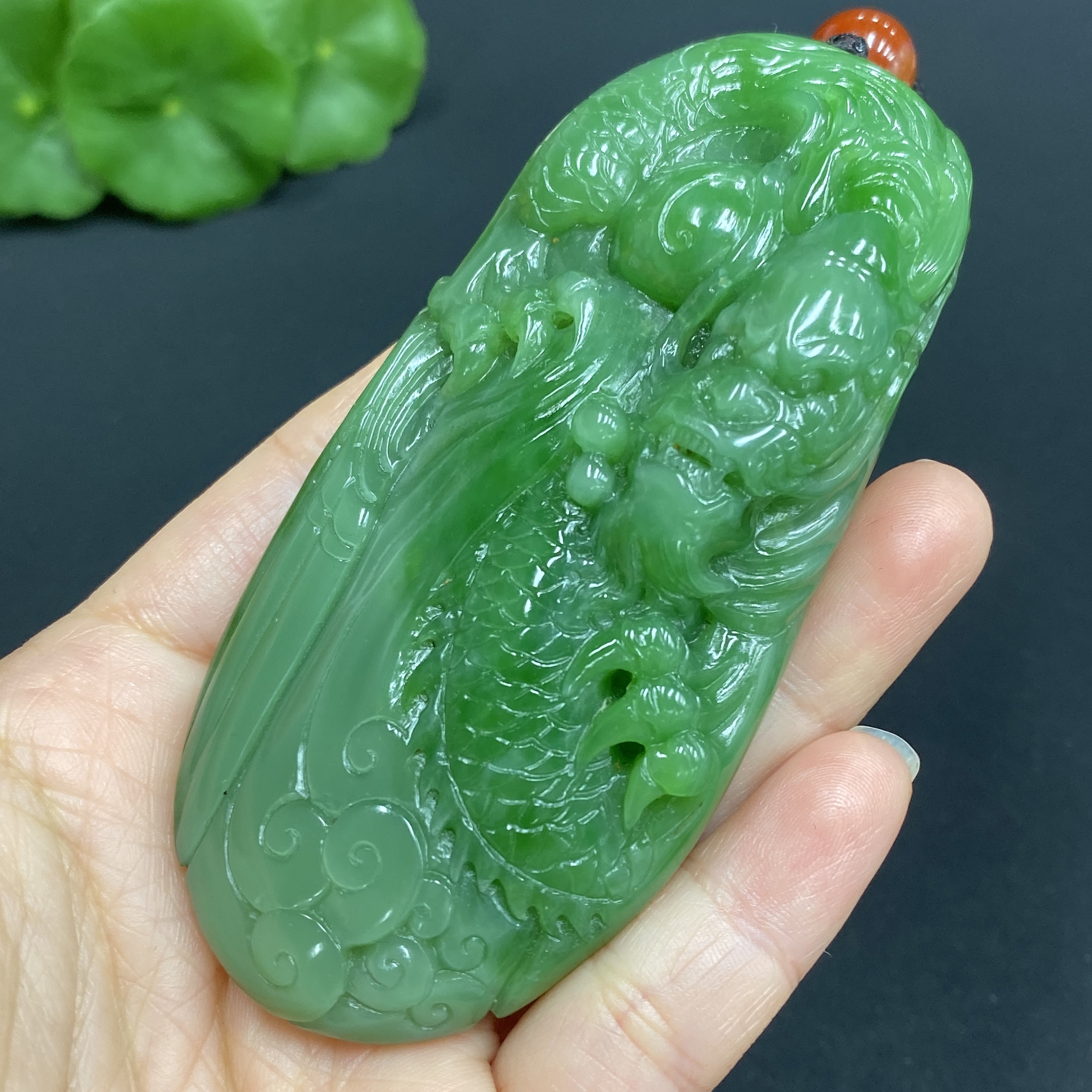 H28188370 Hetian Jade Handheld Ornament Dragon Gross Weight (including rope): 130.6g