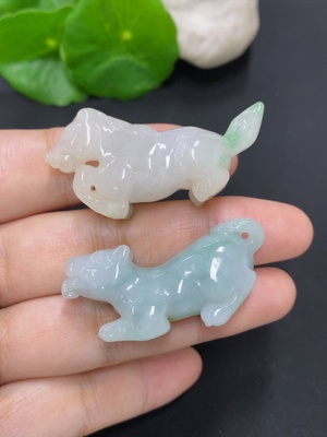 F46556698 翡翠挂件一手走