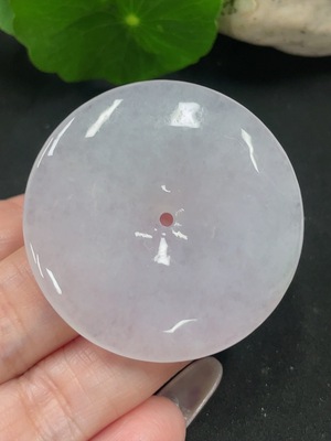 F35082402 Jadeite Peace Knot Pendant, Total Weight Approximately 21.2g