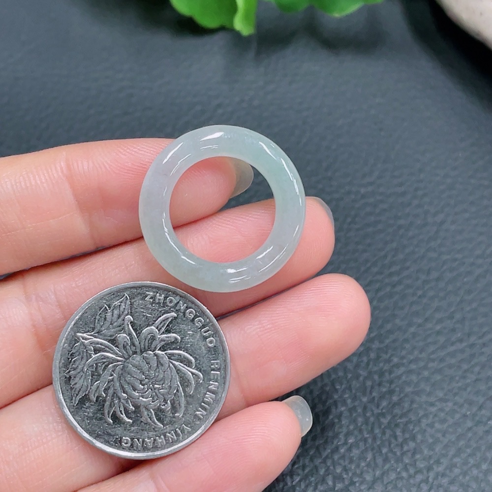 F23592281 Jadeite Ring Size 9 Total Weight 2.520g