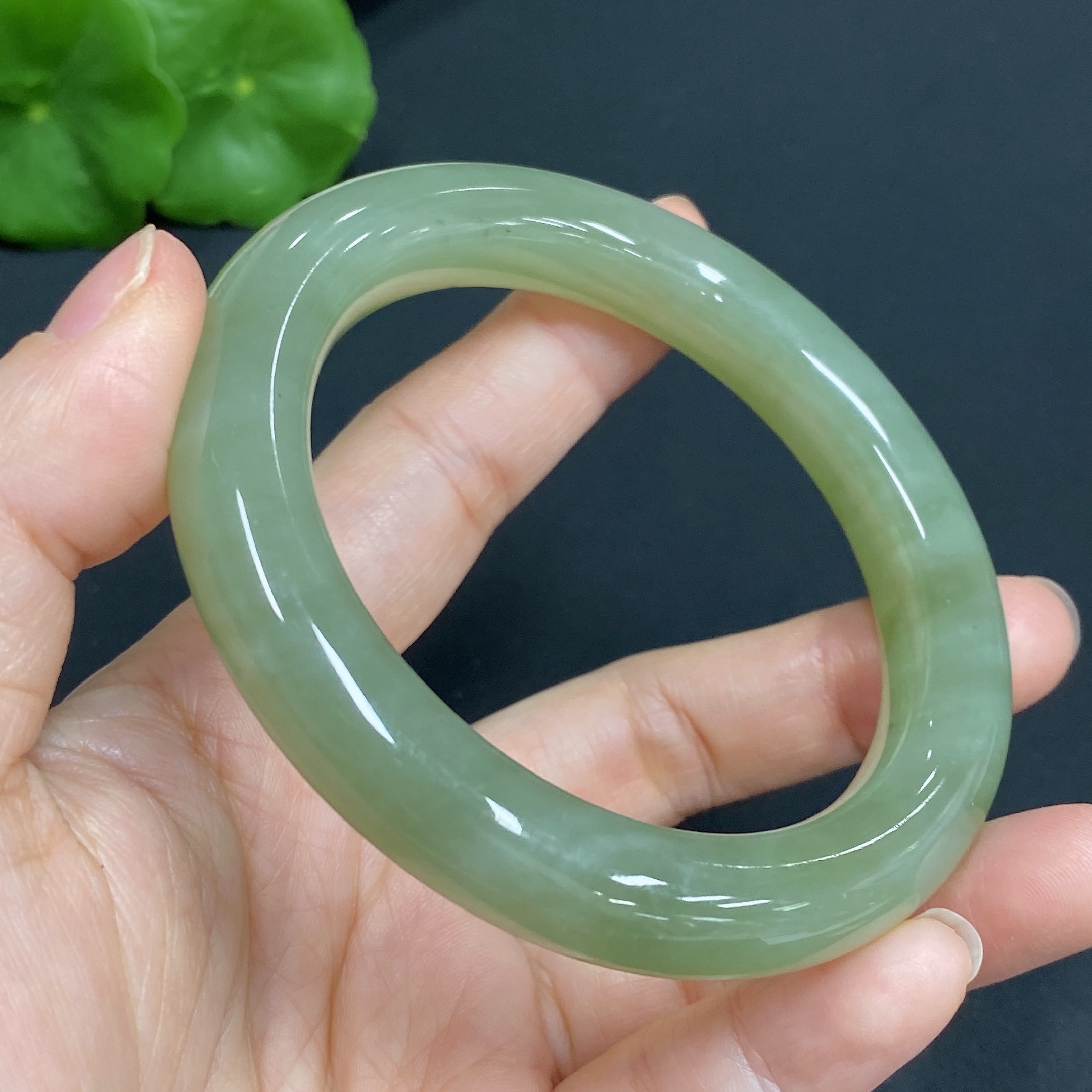H27060312 Hetian Jade Round Bracelet Size 56.2 Total Weight Approx. 57.9g