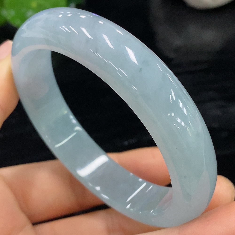 F26028050 Jadeite Round Bangle