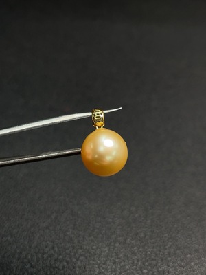 C26991645 Seawater Pearl Pendant Set in 18K Gold, Approx. 11.6mm, Total Weight About 2.51g, Color Origin Undetermined