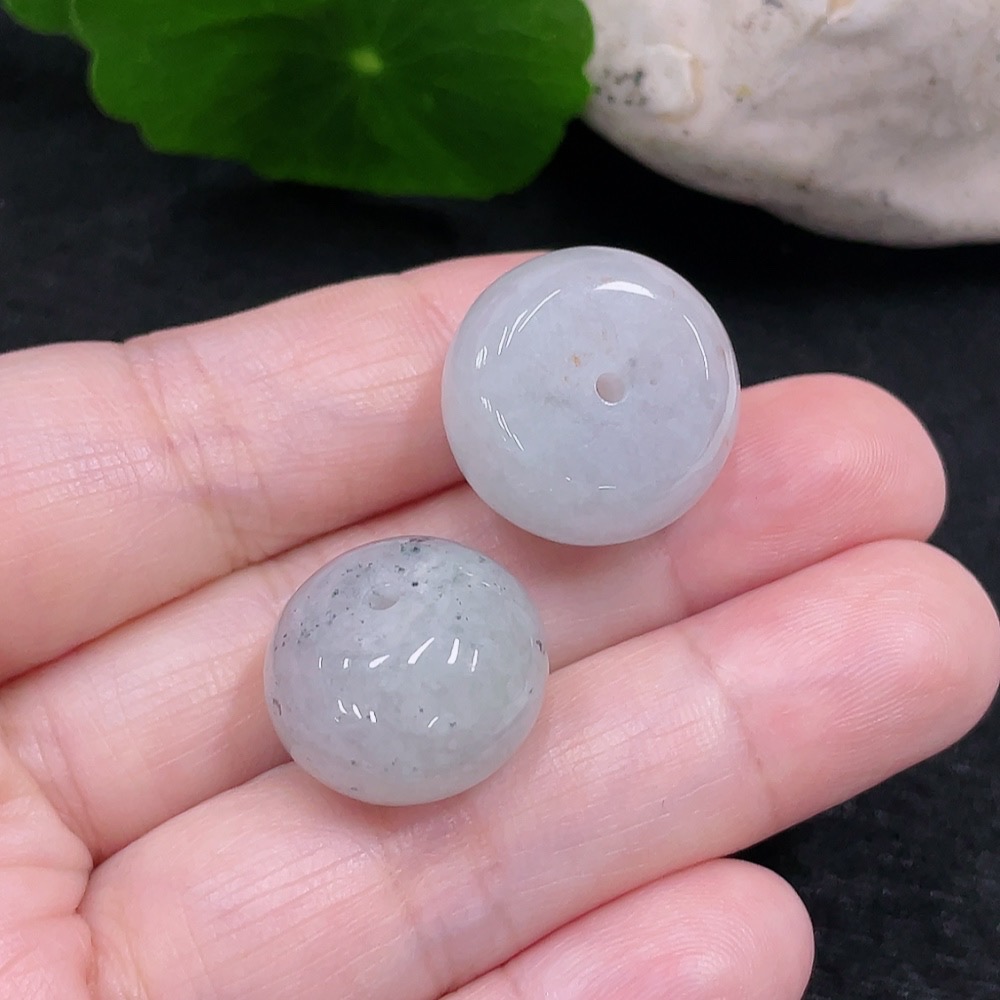 F33827393 Jadeite Pendants Sell as a Lot