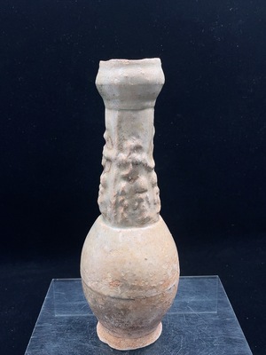 W32717977 Porcelain, Intact, Yingqing Glazed Garlic-Head Bottle (subject to the actual item)