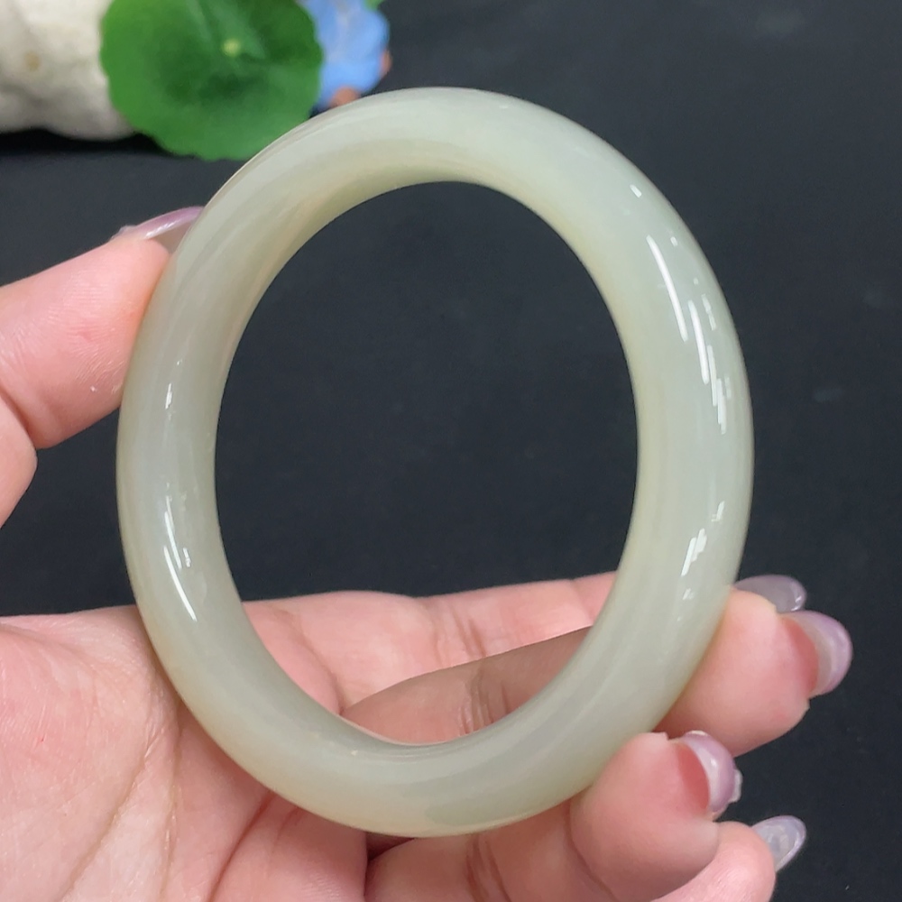 H33932295 Hetian Jade Round Bracelet Size 61.4 Total Weight Approx. 62.3g