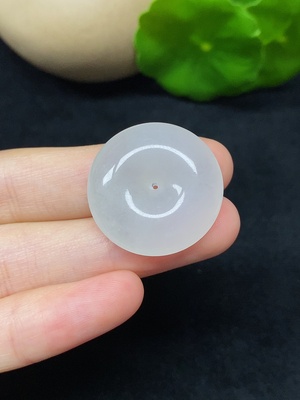 F45338309 翡翠平安扣挂件 总重约6.68g