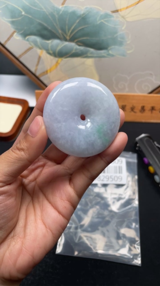 F33829509 Jadeite Pendant Peace Knot, Total Weight Approx. 79g