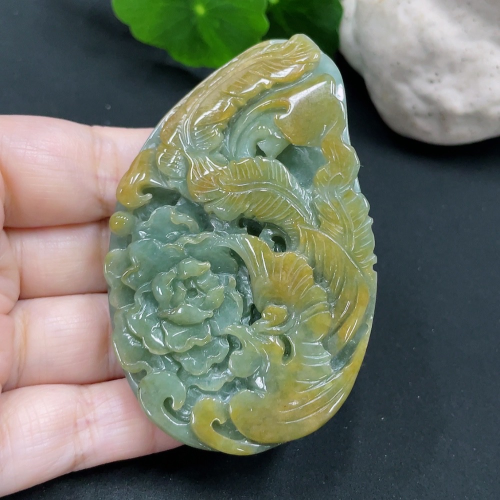 F30548039 Jadeite Phoenix and Peony Pendant with a total weight of approximately 96.2 grams (Color origin undetermined)