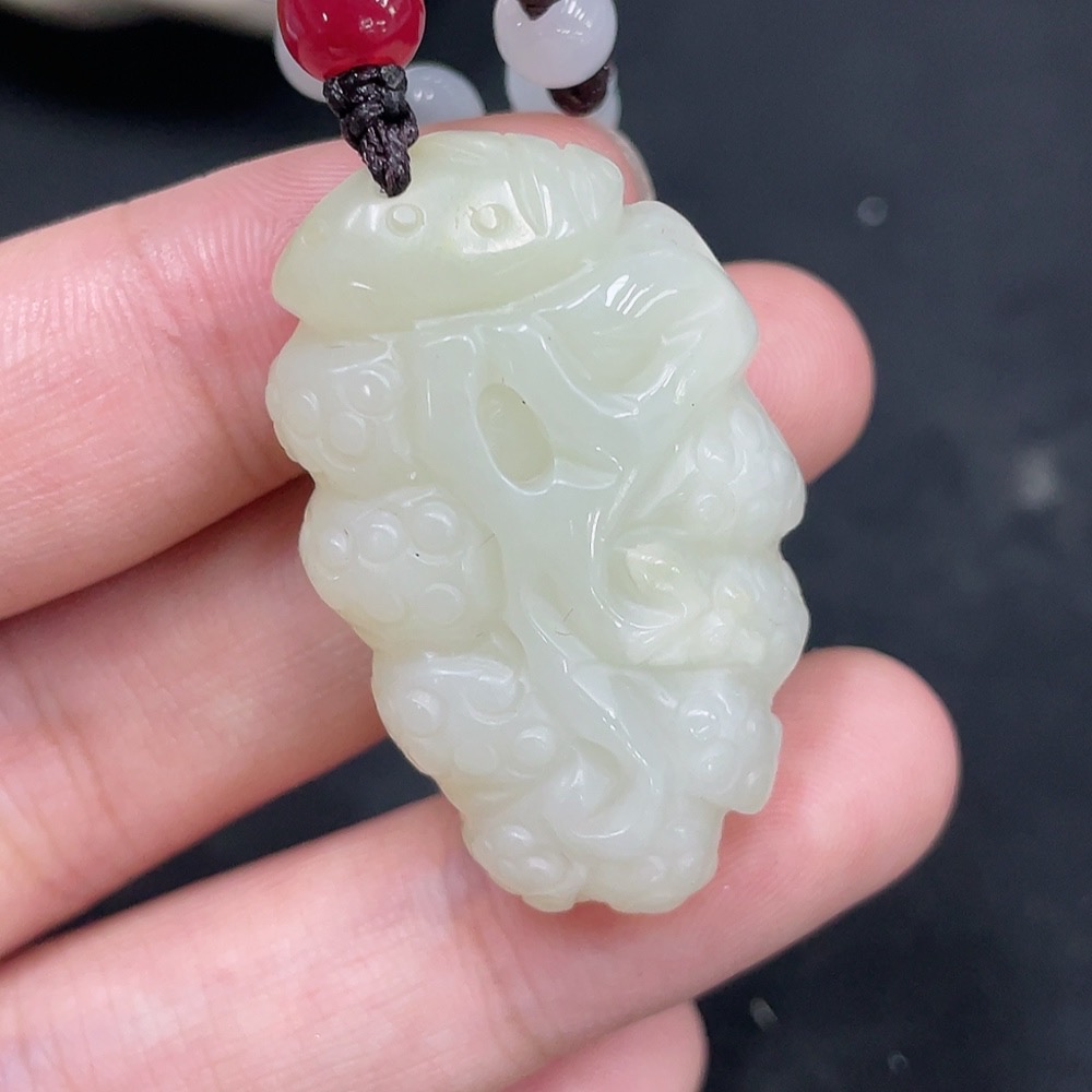 H31635940 Hetian Jade Pendant, Undetermined Skin Color Origin, With Non-Hetian Jade Beads, Total Weight (Including Rope) Approx. 18.2g