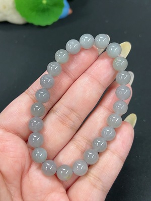 H42984509 和田玉手串 卡7.7mm左右 货品总重约18.5g