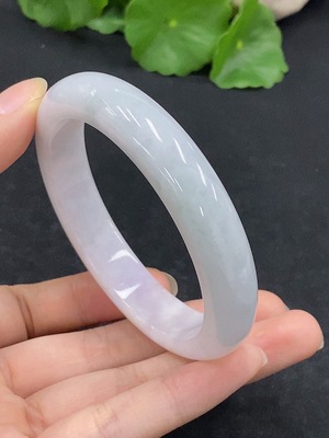 F32818596 Jadeite regular bangle, size 56.8, total weight approx. 54.84g