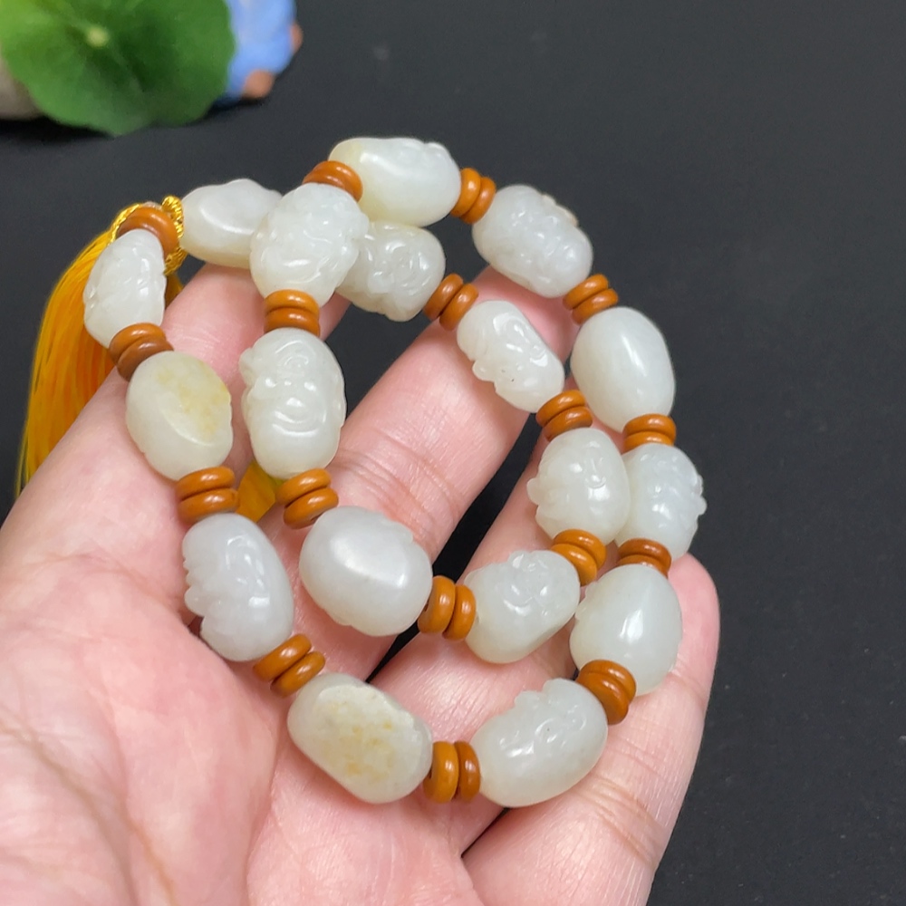 H32766524 Hetian Jade Eighteen Arhats Bead Necklace
