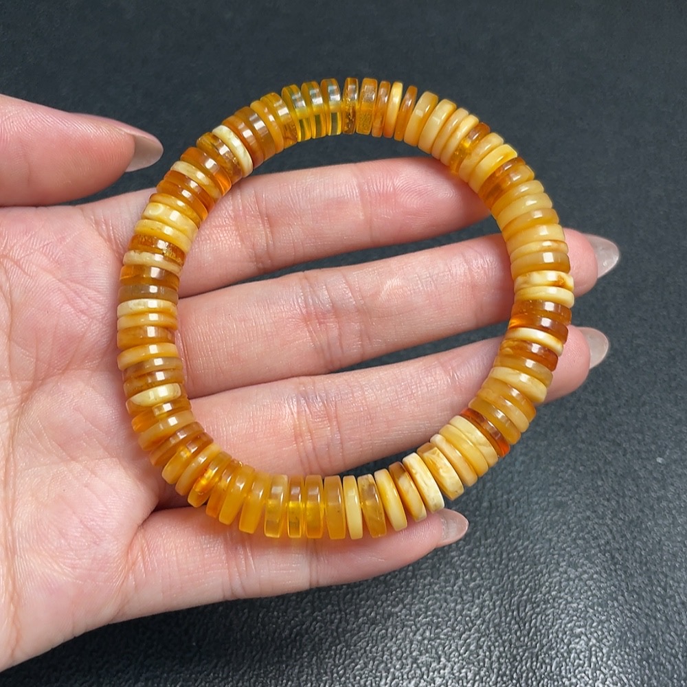 C33872021 Amber Beeswax Bracelet, Total Weight Approx. 11.94g, Size About 8.9mm