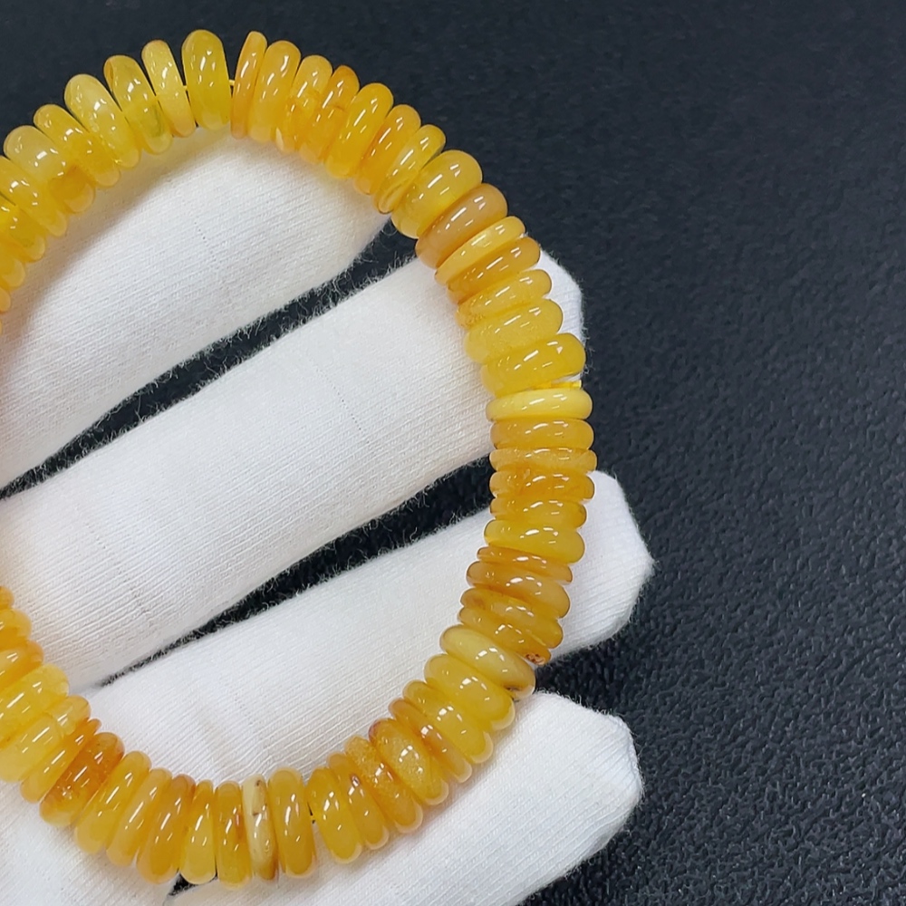 C28301995 Amber Beeswax Bracelet, Total Weight Approx. 12.65g, Size Approx. 9.7mm
