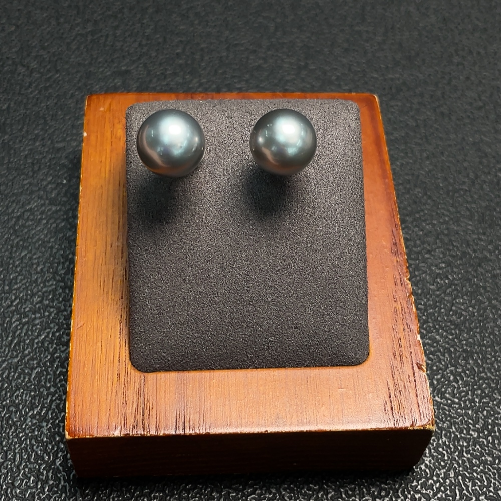 C29341289 Seawater pearl earrings, color origin undetermined, non-gold, total product weight approximately 2.84g, size about 9.4mm