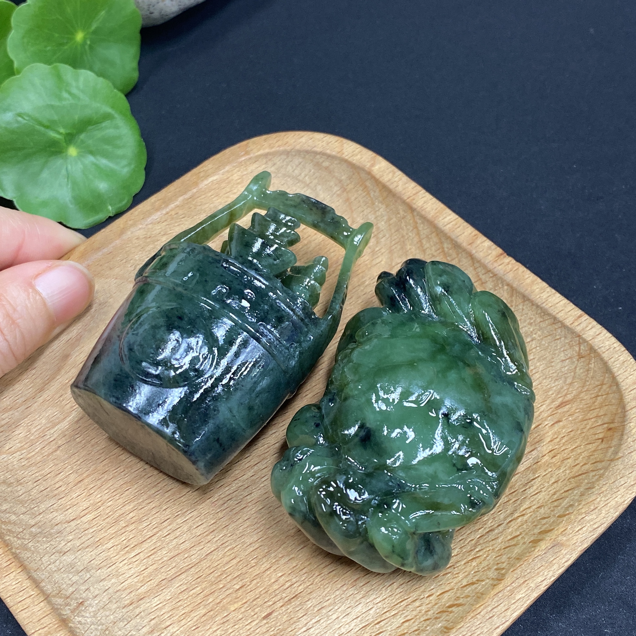 H33859295 Hetian Jade Handheld Piece - Wealth from All Directions, Total Weight Approx. 250.7g