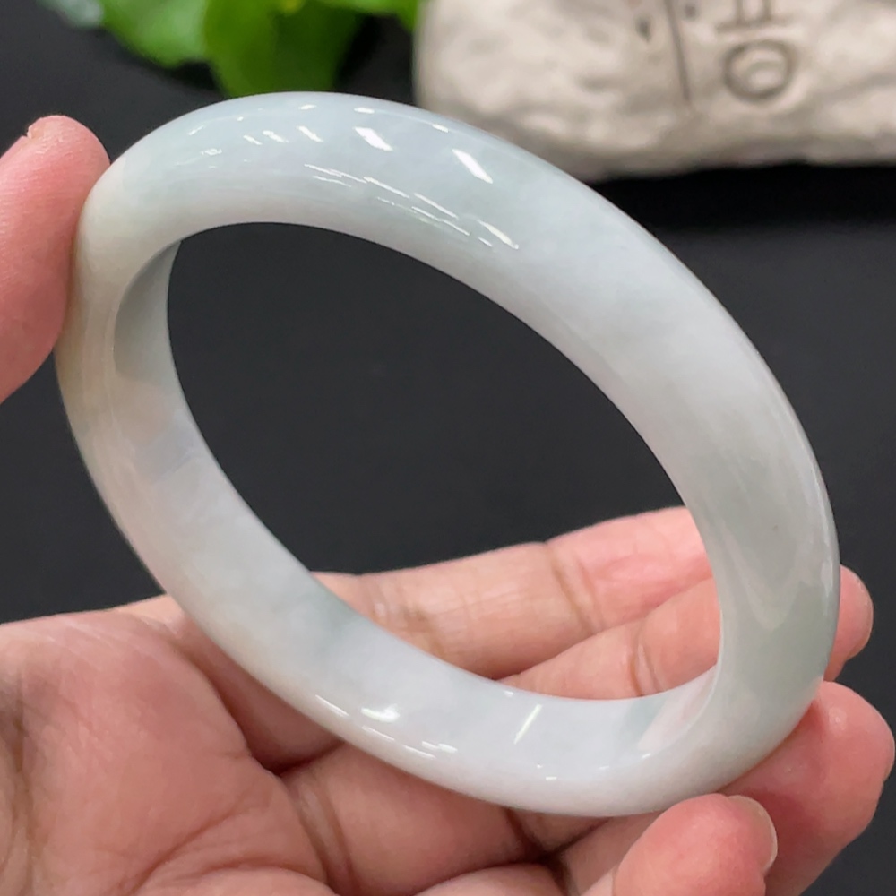 F32821224 Jadeite regular bangle