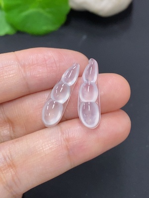 F46556811 翡翠福豆镶嵌件一手走 货品总重约1.9克
