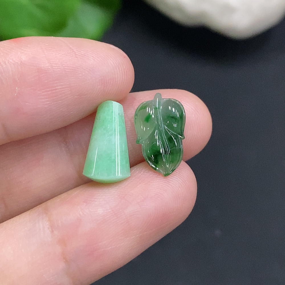 F35157374 Jadeite Inlaid Pieces Sell as a Lot