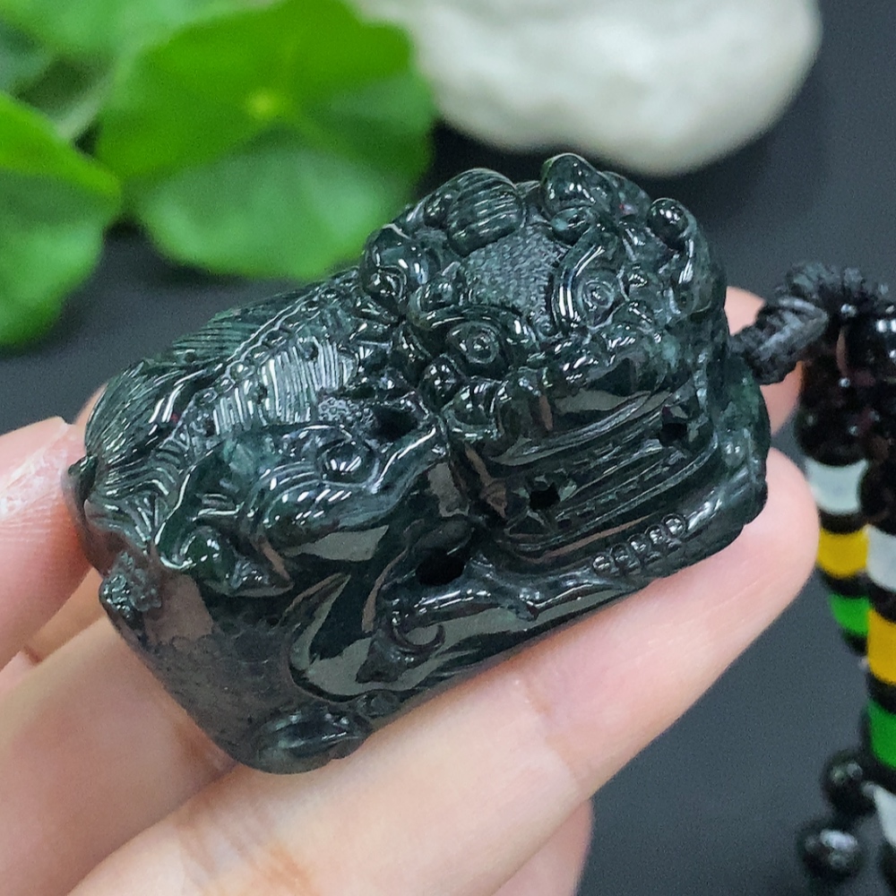 F34069836 Jadeite Pixiu Pendant Total Weight with Chain Approx. 77.3g (Non-A Chain) (Containing Other Mineral Components)