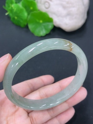 F46567148 翡翠贵妃手镯 圈口58.8/54mm 货品总约重35.15g