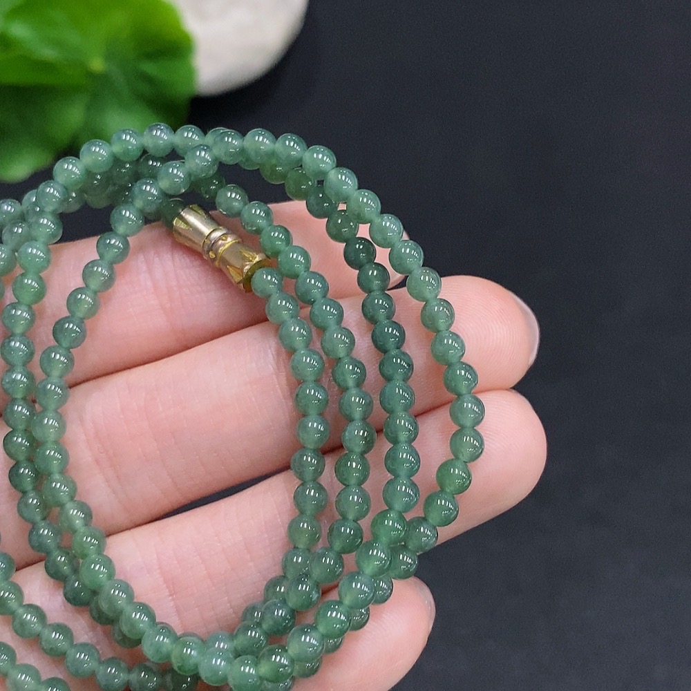 F35123960 Jadeite bead necklace, non-gold inlaid, total weight approximately 13.1g, bead size about 3.3mm