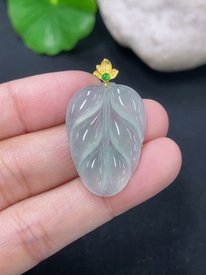 F46566359 翡翠叶子挂件 18k金扣头 货品总重约3.5g
