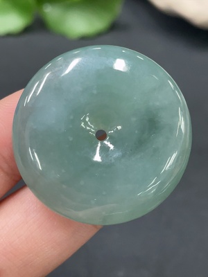 F20267740 Jadeite Peace Knot Pendant Total Weight 14.634g