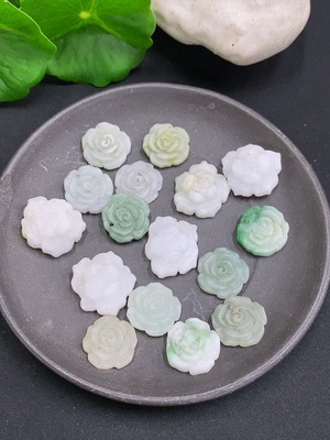 F34071632 Jadeite Rough Pendants Sell as a Lot