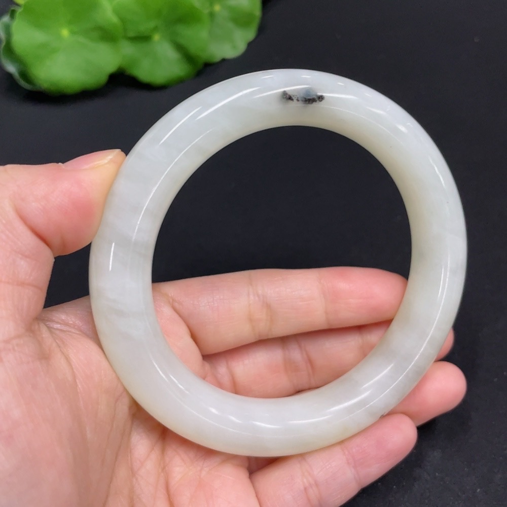 H34051878 Xiuyan jade (serpentine jade) round bangle Size 60.4 Total weight approx. 66.7g