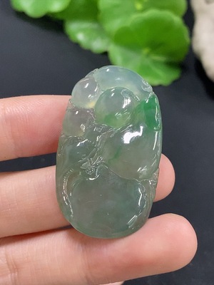 F46548311 翡翠葫芦挂件 货品总重约10.54g