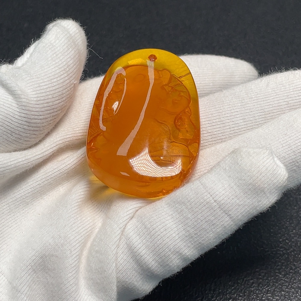 C30446294 Amber Beeswax Pendant, Total Weight Approx. 11.04g, Colorless Film Coated