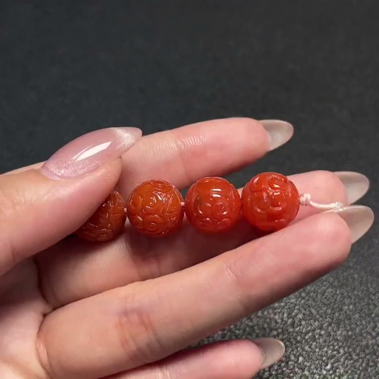 C34009630 Red Agate Beaded Bracelet with Visible Organic Matter, Possible Non-Natural Accent Stones, Total Weight Approx. 10.15g, Size 12.6mm