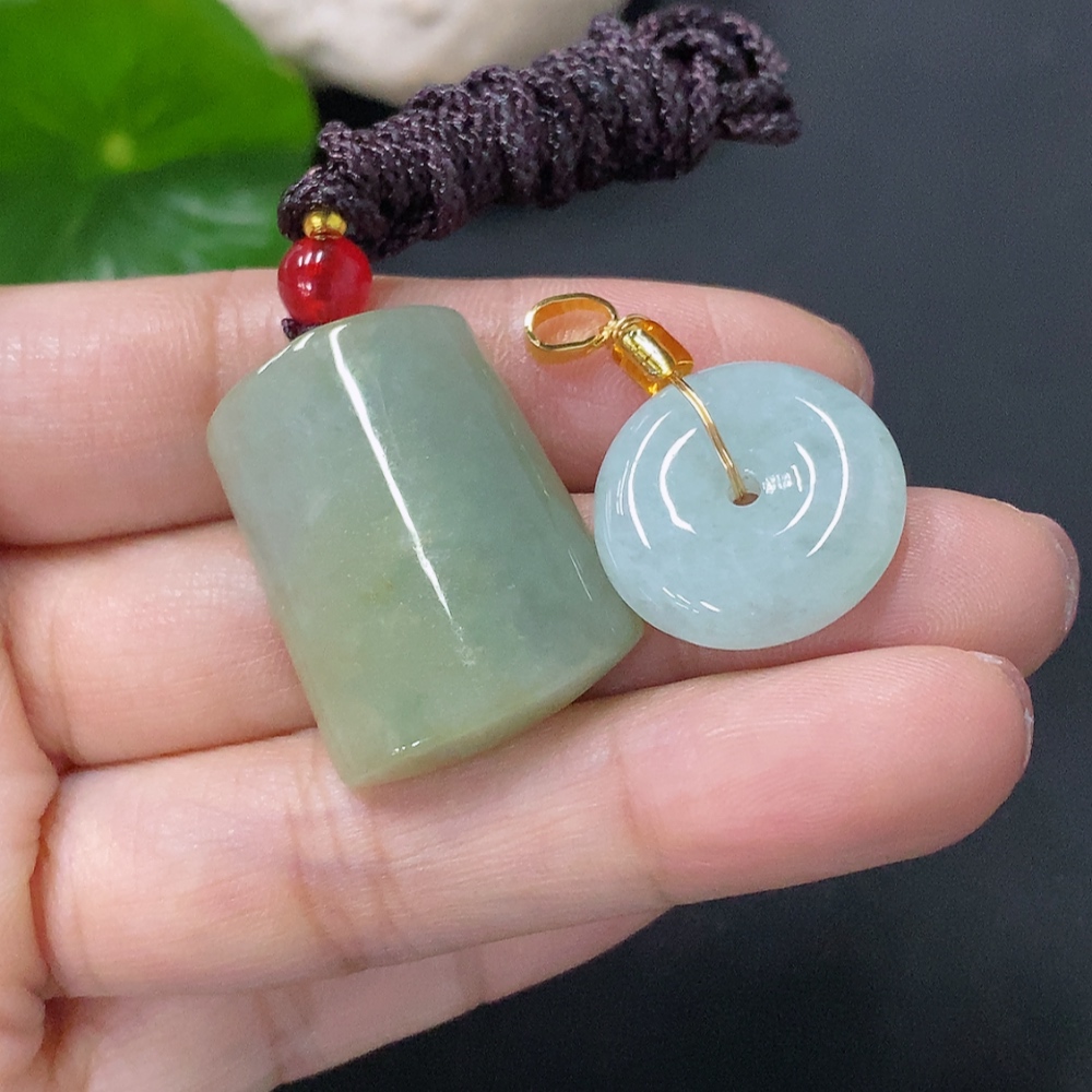 F35088050 Jadeite Pendant Sell as a Lot Non-Gold Beads Non-A