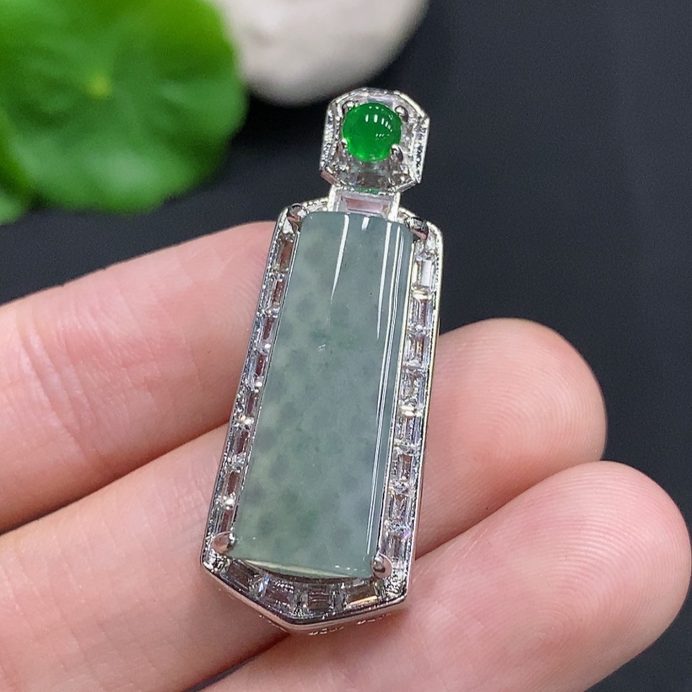 F30489523 Jadeite Inlaid Pendant Non-Gold Inlaid Total Weight Approx. 7g