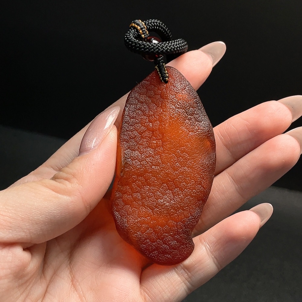 C34041804 Amber Beeswax Pendant, Total Weight Approx. 25.16g, Including Rope