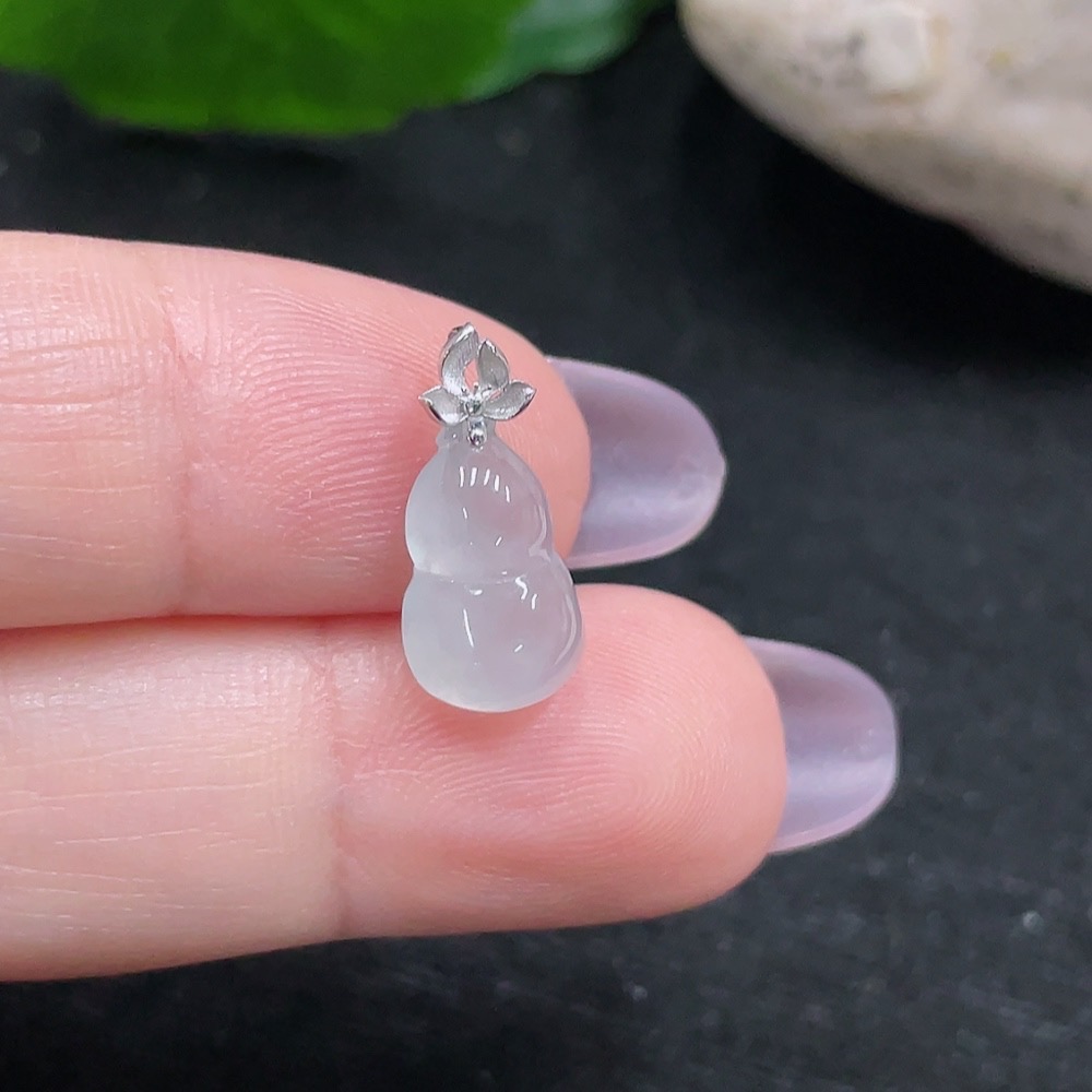 F33918248 Jadeite Gourd Pendant 18K Gold Total Weight Approx. 0.7g