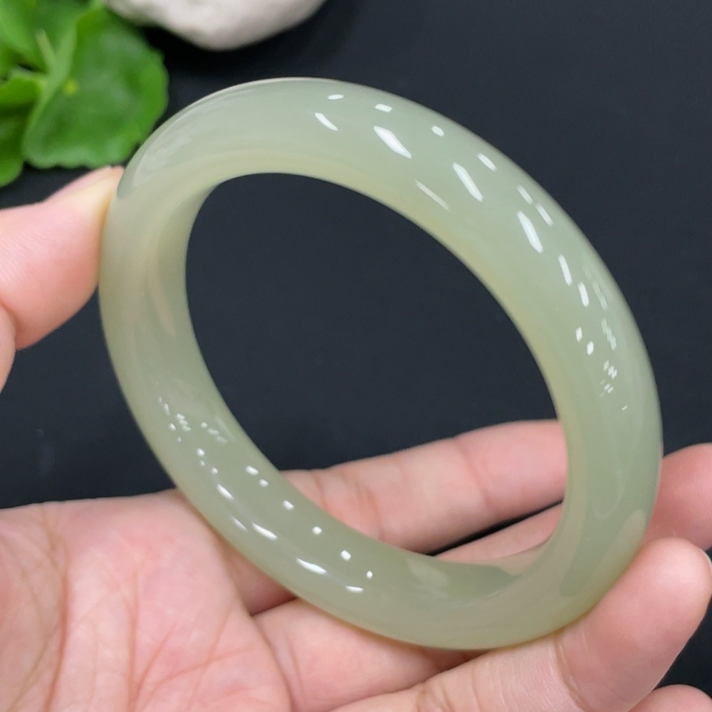 H28285272 Hetian Jade Round Bangle, Loop Size 57.5, Total Weight Approx. 56.1g
