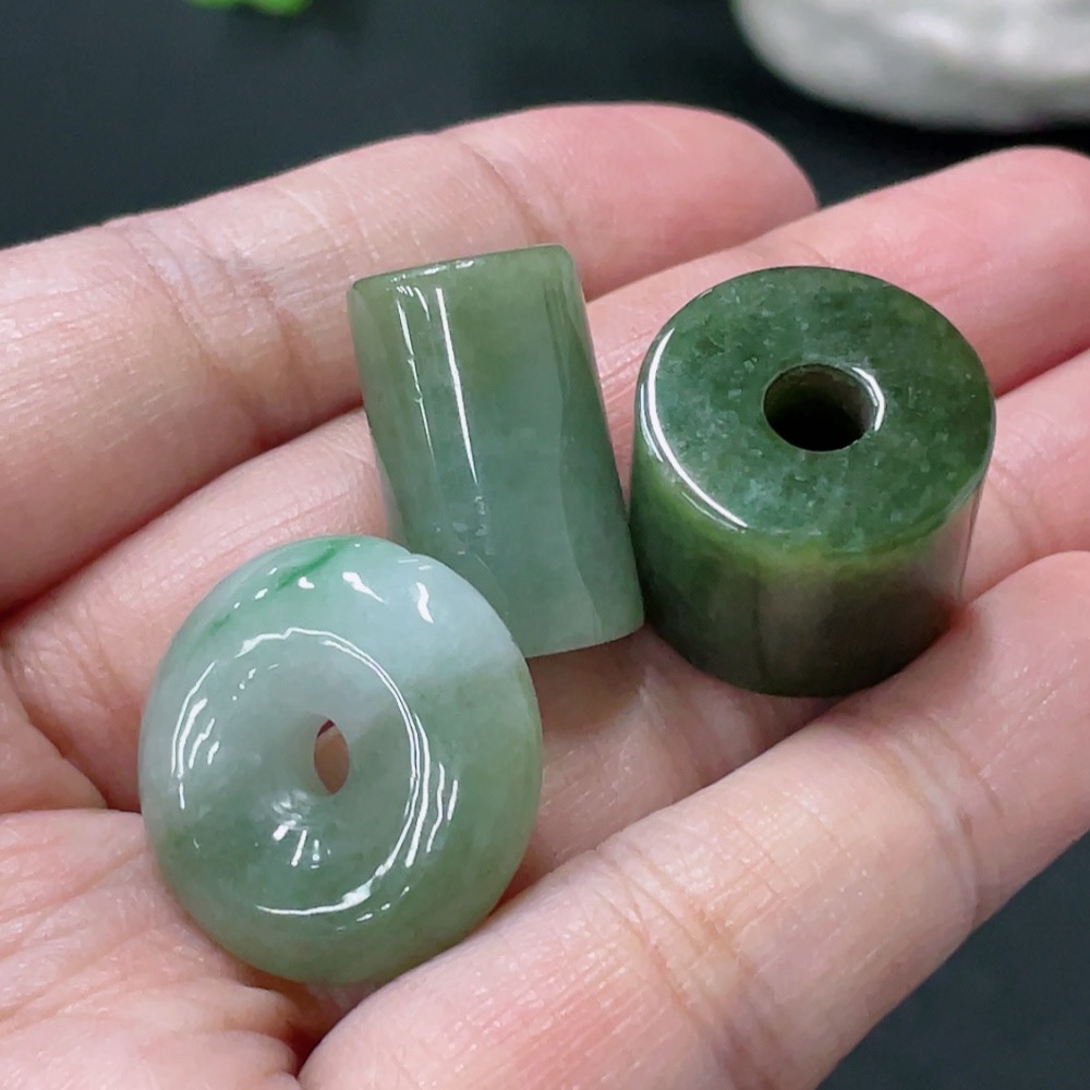 F33935348 Jadeite Pendant Sell as a Lot