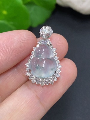 F42955243 翡翠葫芦镶嵌吊坠    18k 配镶钻石 货品总重约2.87g
