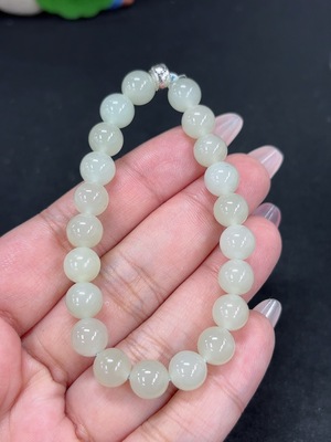 H46521123 和田玉手串 卡7.9mm左右 货品总重约16.9g 非金