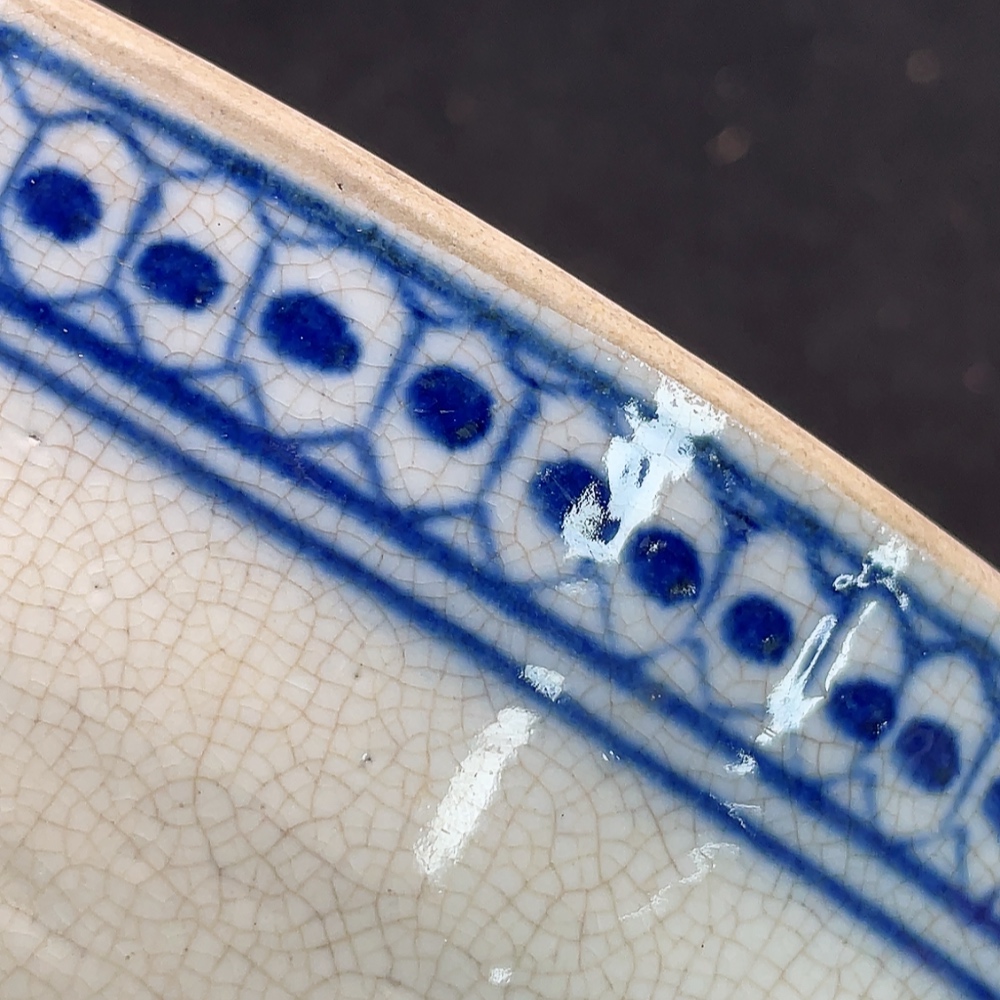 W27078994 Ceramic Blue and White Lidded Box from the Export Period (size as per actual item)