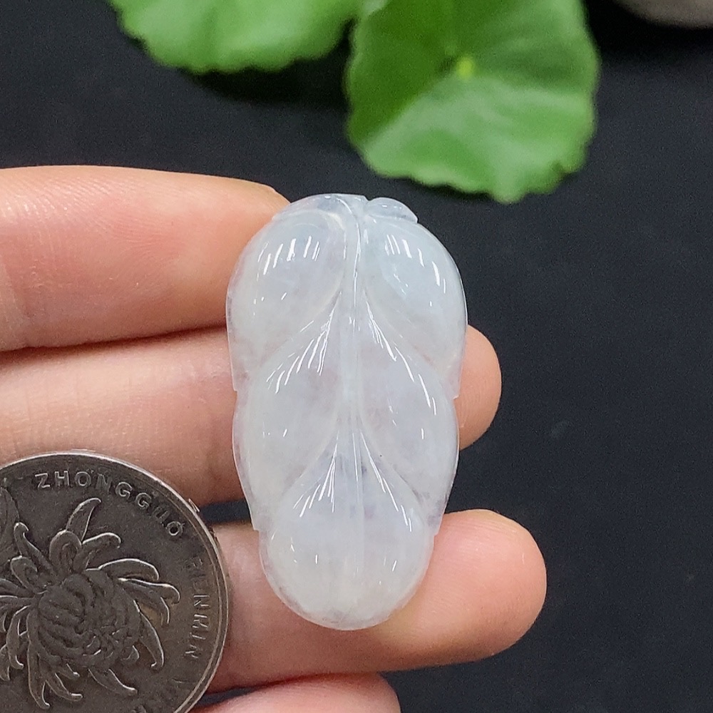 F29427108 JadeiteLeaf Pendant Total Weight Approximately 6.5g